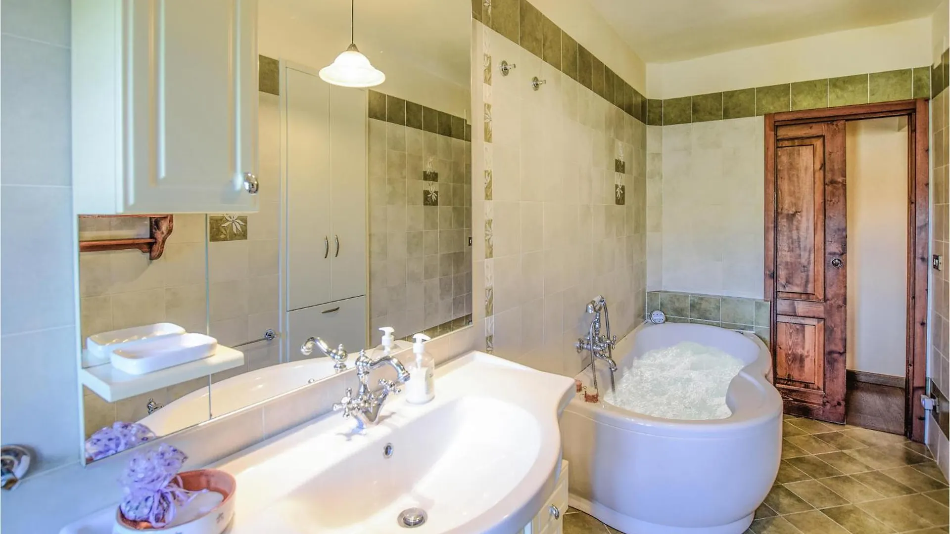 Cozy Home In Bibbiena With Kitchen Holiday home